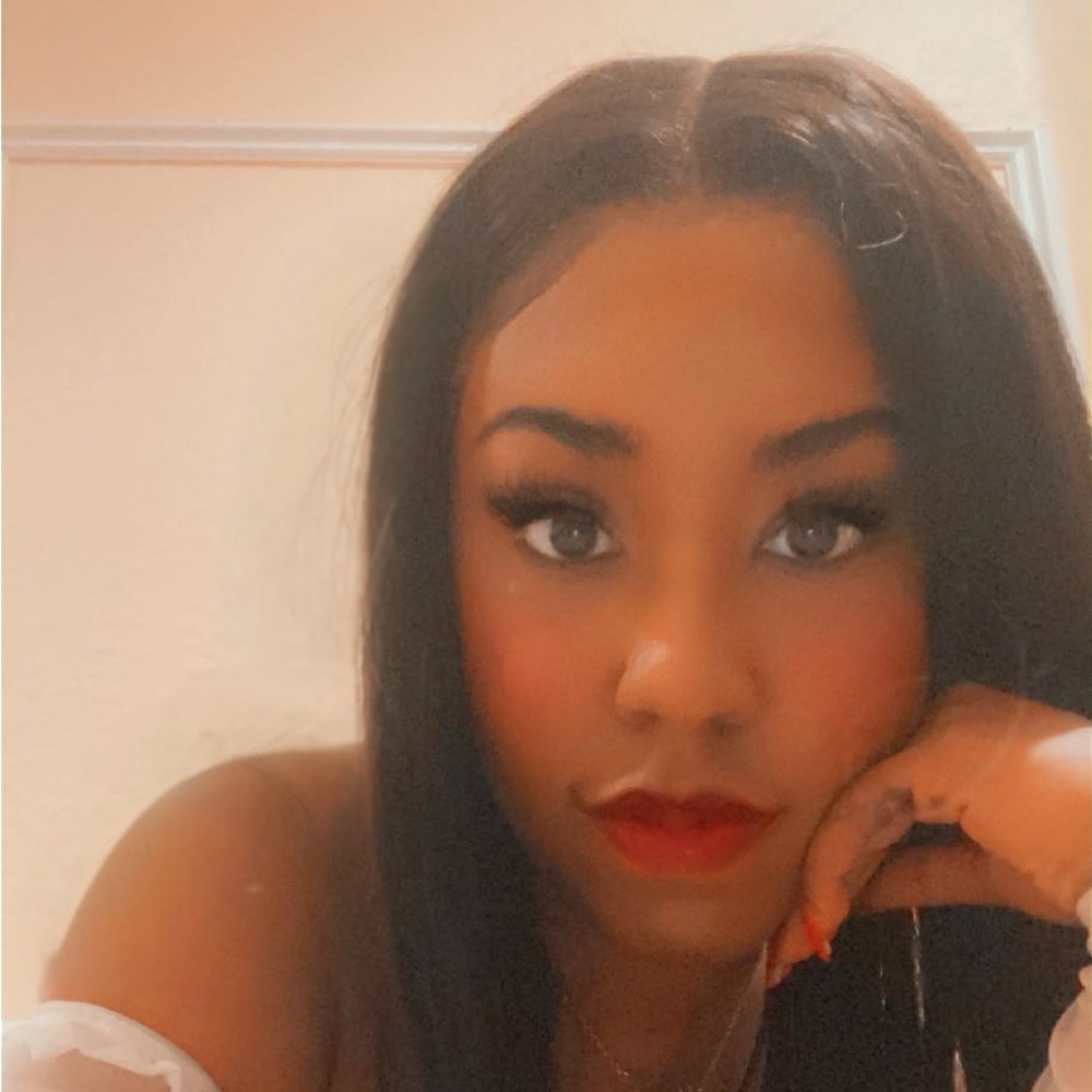 Meet your Posher, Maya